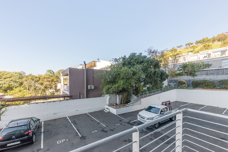 To Let 2 Bedroom Property for Rent in Green Point Western Cape